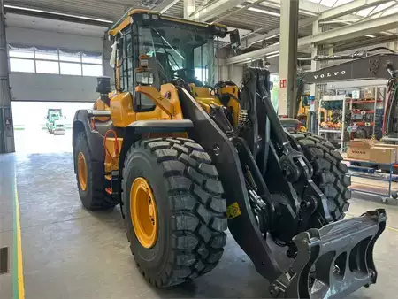 Kolové nakladače 2026 Volvo L120H2 (3)