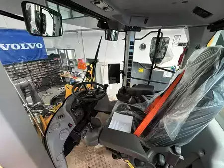 Kolové nakladače 2026 Volvo L120H2 (5)
