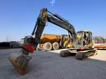 Escavatori cingolati 2015 Volvo ECR145DL (2)