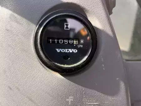 Escavatori cingolati 2015 Volvo ECR145DL (6)