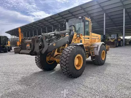Kolové nakladače 1992 Volvo L 120 B (2)