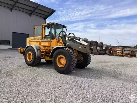 Kolové nakladače 1992 Volvo L 120 B (3)