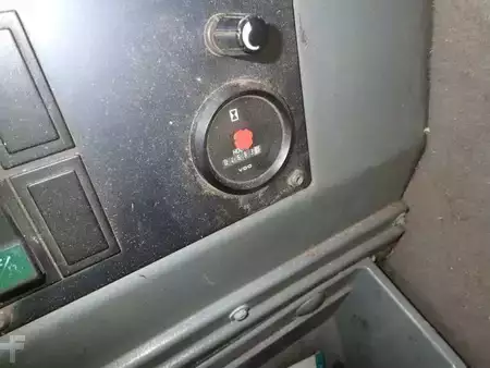 Kolové nakladače 1992 Volvo L 120 B (7)