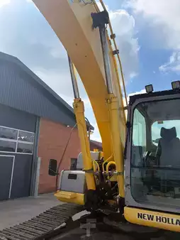Koparki gąsienicowe 2011 New Holland Construction E 215 B (10)