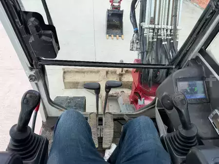 Mini kotrógép 2017 Takeuchi TB 260 (13)