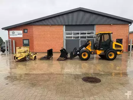 Wielladers 2007 JCB 407 AGRI (1)