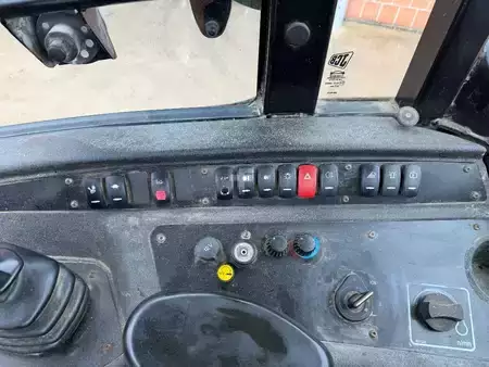 Wielladers 2007 JCB 407 AGRI (14)