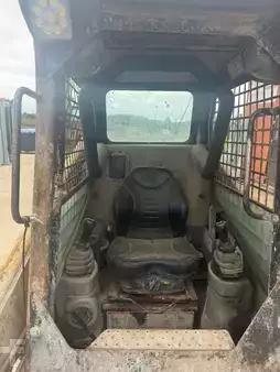 Kompaktikuormaajat 2003 Caterpillar 236 (11)