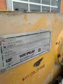 Kompaktikuormaajat 2003 Caterpillar 236 (16)