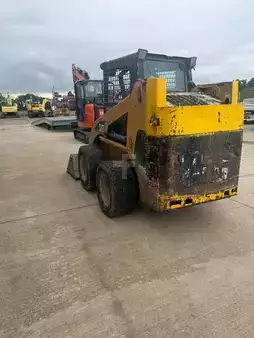 Kompaktikuormaajat 2003 Caterpillar 236 (6)