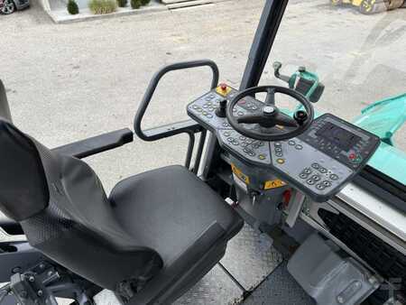 Kerékburkoló 2017 VÖGELE Super 1803-3i (10)