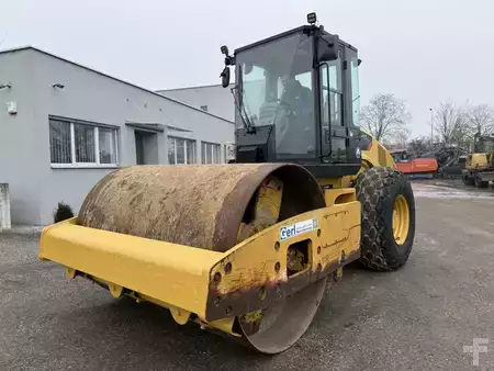 Tiejyrät 2011 Caterpillar CS 56 (2)