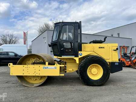 JCB Vibromax W 1402 D