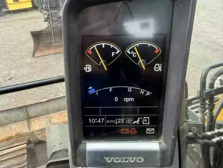 Escavatori cingolati 2013 Volvo ECR 145 DL (9)