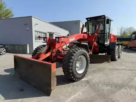 Równiarki 2002 O-K New Holland F 156.5 A (3)