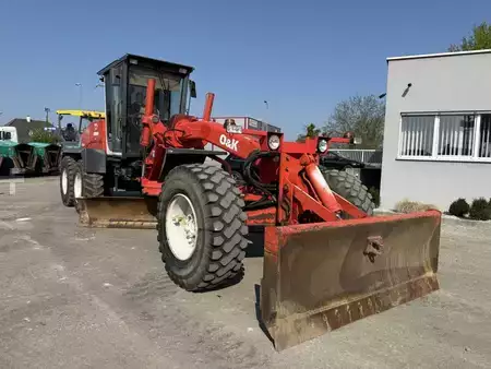 Równiarki 2002 O-K New Holland F 156.5 A (8)
