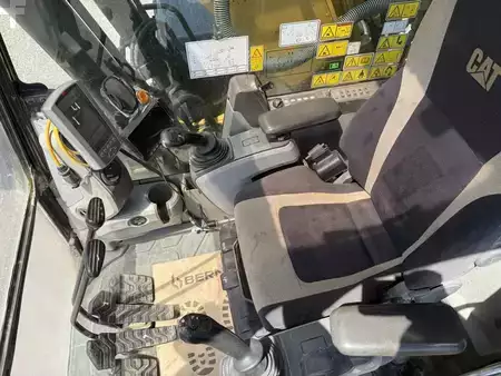 Escavadora de rastos 2014 Caterpillar 320 E (8)