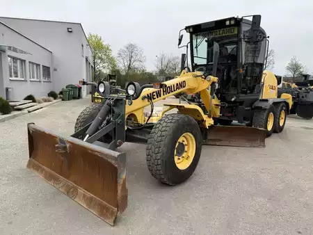 Grader 2012 New Holland Construction F 106.7 A (2)