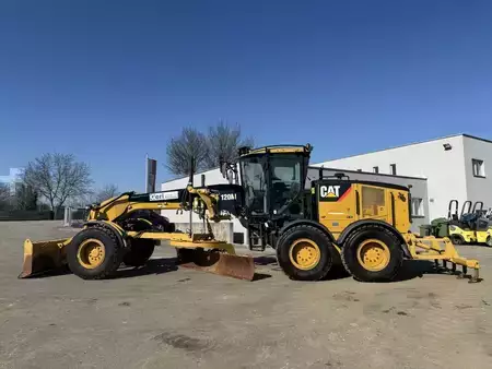 Równiarki 2009 Caterpillar 120 M (1)