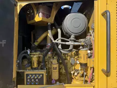 Równiarki 2009 Caterpillar 120 M (11)