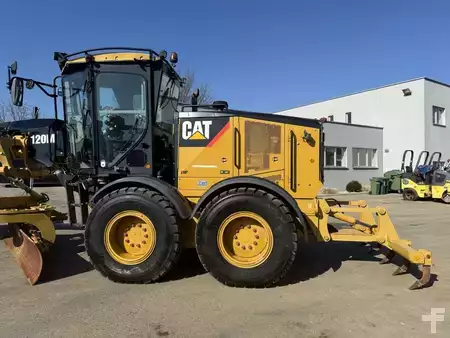 Równiarki 2009 Caterpillar 120 M (2)