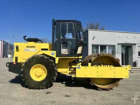 JCB Vibromax W 1402 PD