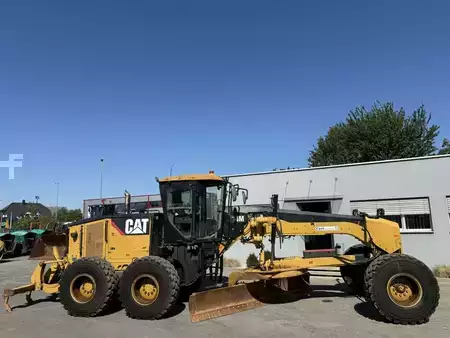 Osztályosok 2008 Caterpillar 14 M (1)