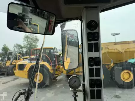 Chargeuse sur pneus 2007 Volvo L 60 F (10)