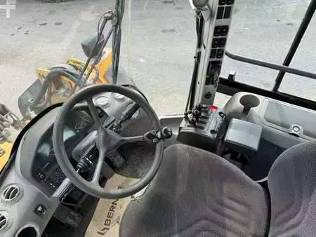 Chargeuse sur pneus 2007 Volvo L 60 F (9)