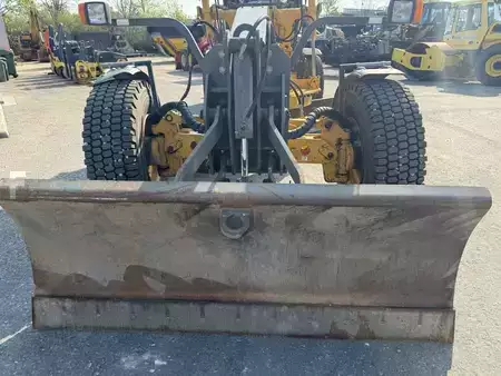 Równiarki 2006 Volvo G 946 AWD (4)