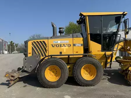 Równiarki 2006 Volvo G 946 AWD (7)