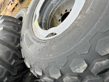 Ostatní 0 Hamm 2x 23.1-26 Reifen mit Felge / tyres with rims (3)