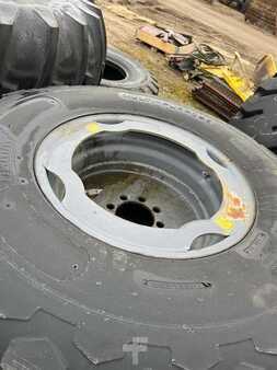 Ostatní 0 Hamm 2x 23.1-26 Reifen mit Felge / tyres with rims (4)