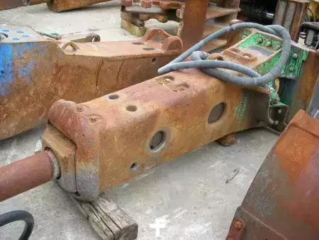 Attachments 0 Montabert BRV 43  2.255 kg Liebherr SW 77 (1)