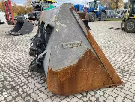 Přídavná zařízení 0 Volvo 2.75 m Hochkippschaufel Volvo festanbau 3.8 (2539) (5)