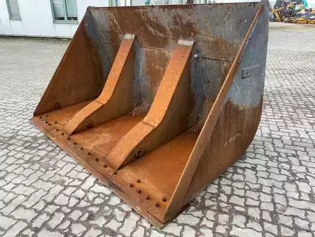 Přídavná zařízení 0 Volvo 2.75 m Hochkippschaufel Volvo festanbau 3.8 (2539) (9)