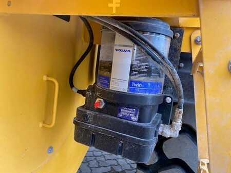 Kolové nakladače 2021 Volvo L 120 H A/C, BSS, ZSA, 3. Kr., SW (12005212) (15)