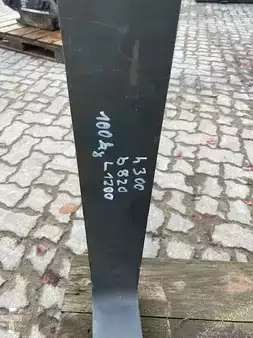 Přídavná zařízení 0 Volvo 1x 1.20 m Volvo Gabelzinke (2536) (2)