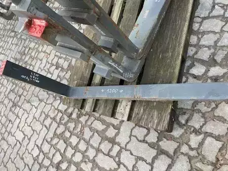 Přídavná zařízení 0 Volvo 1x 1.20 m Volvo Gabelzinke (2536) (3)