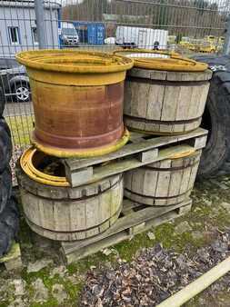 Sonstige 0 Volvo 4x Felge / rim Volvo L 90 (1)