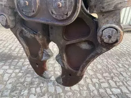 Accessoires 2018 Epiroc CB 2500 Zange CW 40 (12005838) (3)