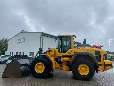 Kolové nakladače 2023 Volvo L 110 H (12005910) (1)
