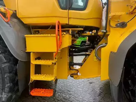 Kolové nakladače 2023 Volvo L 110 H (12005910) (19)