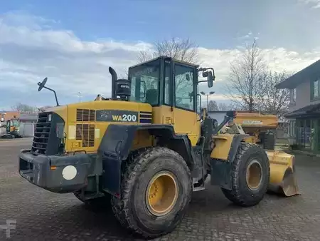 Pyöräkuormaajat 2008 Komatsu WA 200-5 (12005680) (5)