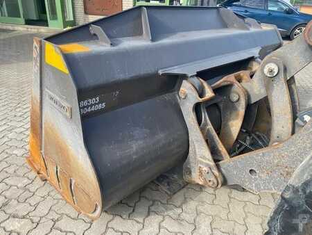 Ładowarki kołowe 2017 Volvo L 90 H MIETE / RENTAL (12002215) (10)