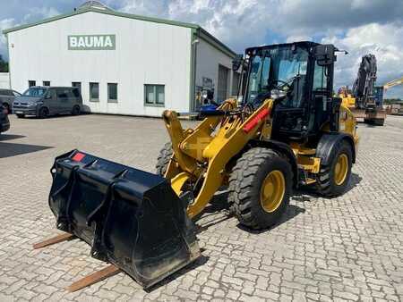 Ładowarki kołowe 2023 Caterpillar 908-14A  40 km/h MIETE / RENTAL (12002092) (1)