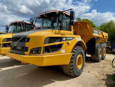 Zalomené klouby-dampry  2019 Volvo A 25 G MIETE / RENTAL (12001045) (1)