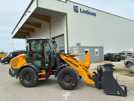 Kolové nakladače 2025 LiuGong 820 T Volvo SW, A/C, BSS, Waage, 40 km/h, MIETE (1)