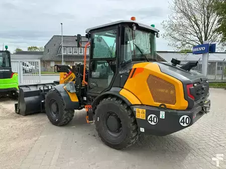 Kolové nakladače 2025 LiuGong 820 T Volvo SW, A/C, BSS, Waage, 40 km/h, MIETE (9)