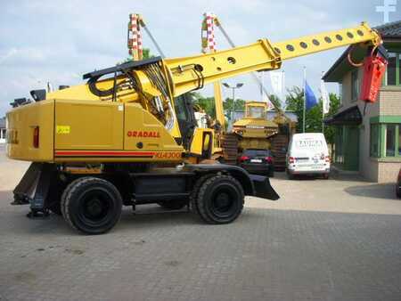 Gradall XL 4300